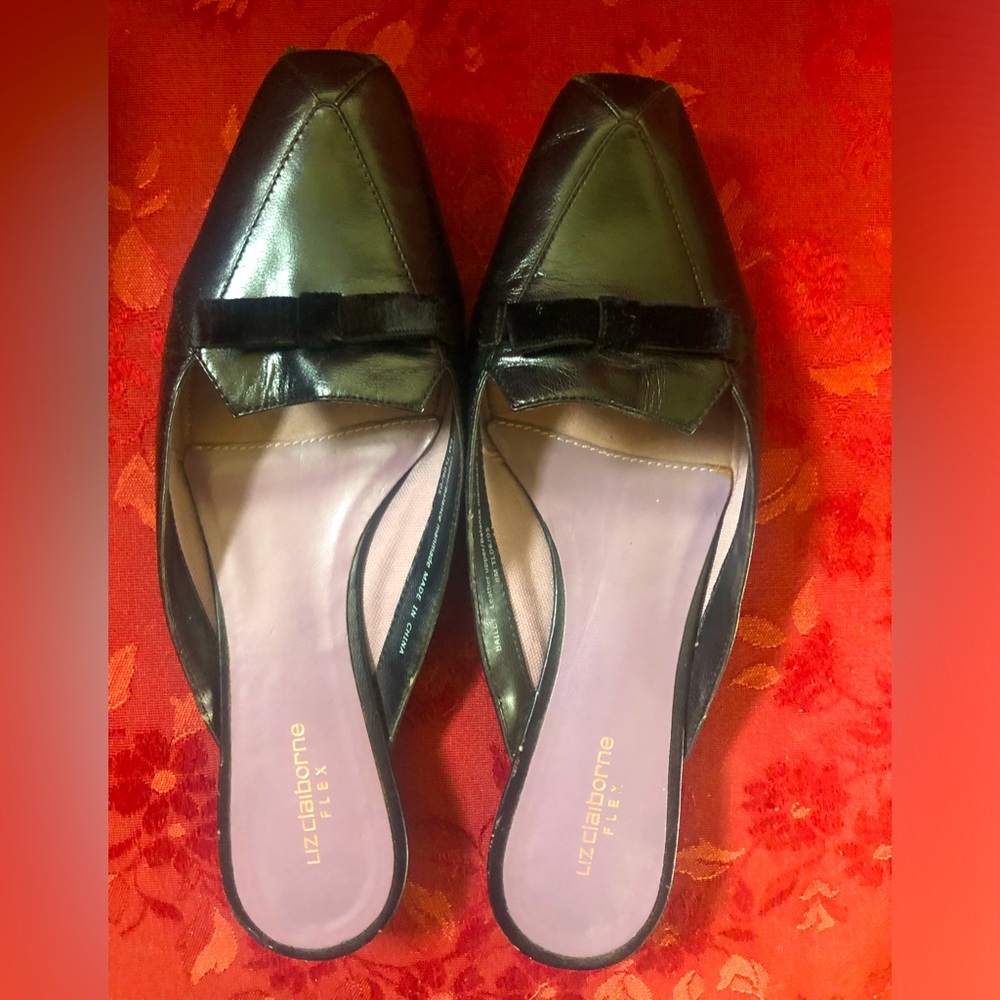 Liz Claiborne FLEX Women’s Black Leather Slides w/ Velvet Bow